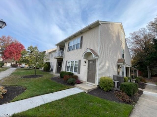 $275,000 | 3106 Heatherstone Court, Unit B | Laurel Place