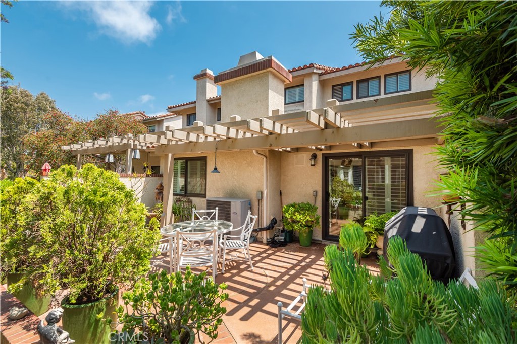 22 Santa Cruz Court Manhattan Beach CA 90266 Compass