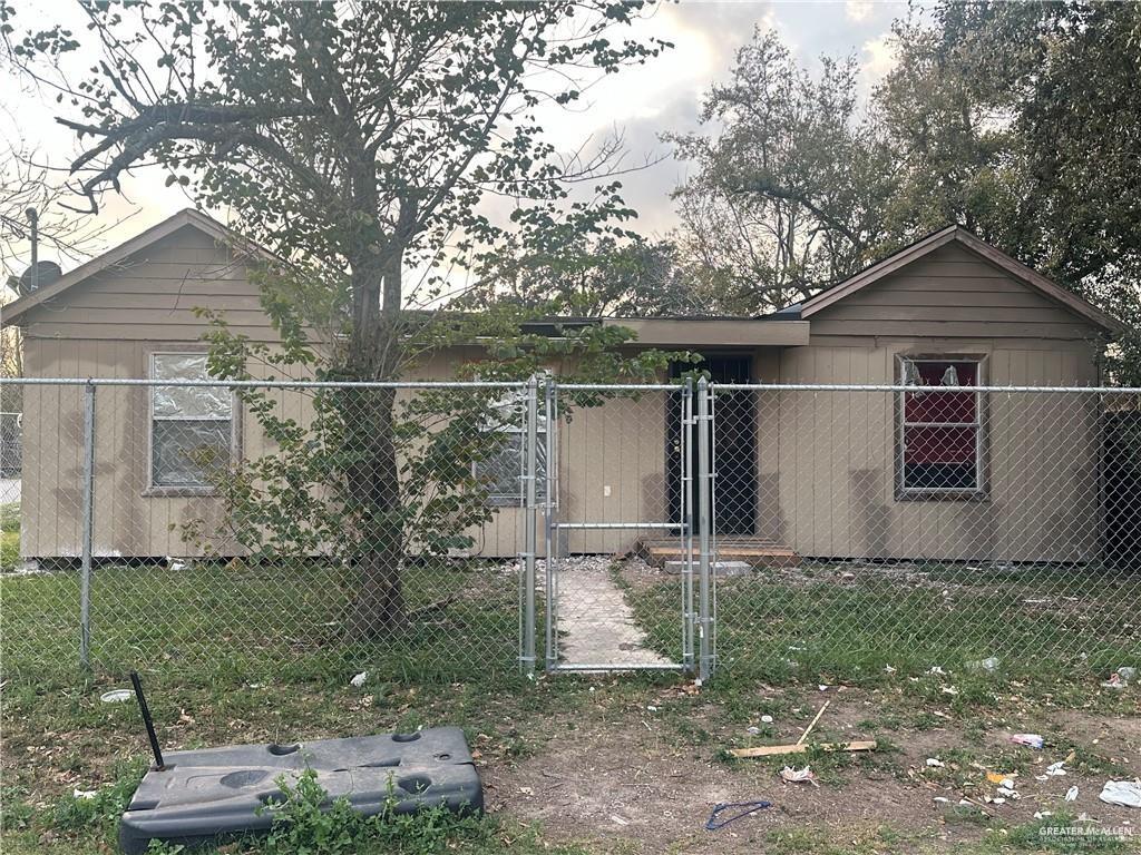 a view of backyard of house