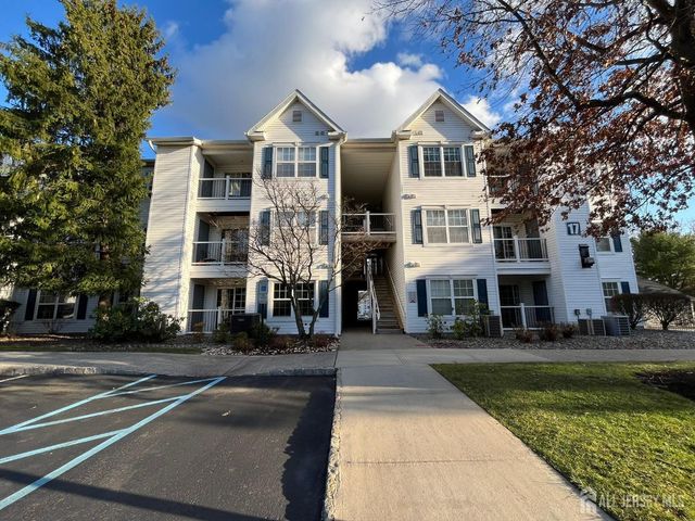 $425,000 | 1715 Waterford Drive, Unit 1715 | Pumptown