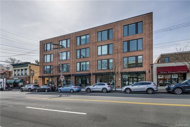 $8,300 | 110 Chatsworth Avenue, Unit 404 | Larchmont Village