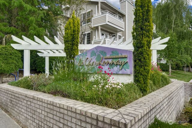 $2,500 | 14007 Northeast 181st Street, Unit A301 | Woodinville Center