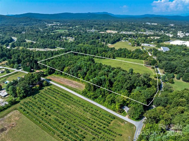 $1,495,000 | 641 Crest Road | Blue Ridge Township - Henderson County