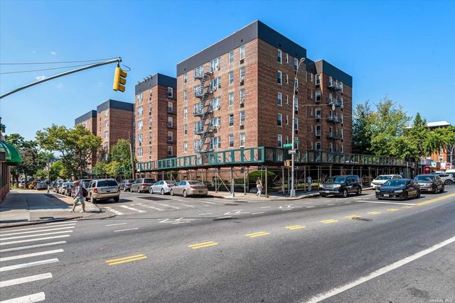 $275,000 | 83-37 St James Avenue, Unit 6J | Elmhurst