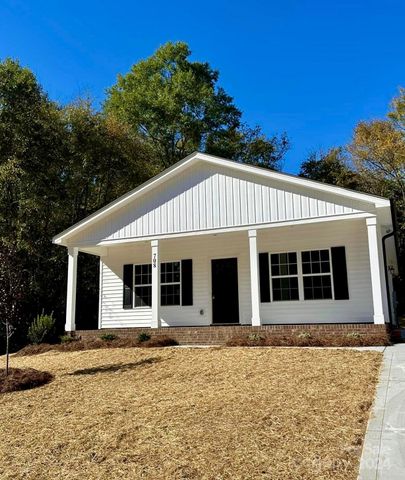 $299,900 | 708 Summit Street | Monroe