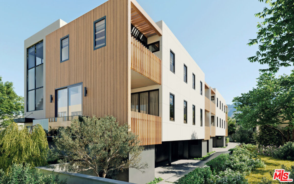 a house view with a outdoor space