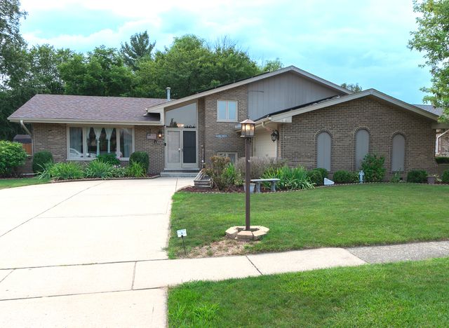 $449,900 | 14630 Abbott Road West | Homer Glen