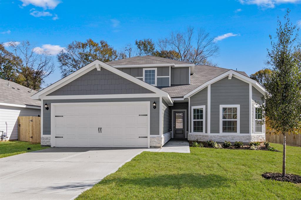 Single-Story Home with four bedrooms and two and a half bathrooms.