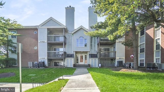 $249,500 | 6608 Rapid Water Way, Unit 302 | Cromwell Fountain