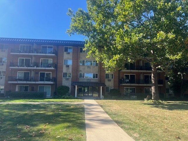 $155,000 | 2230 South Goebbert Road, Unit 138 | Arlington Heights