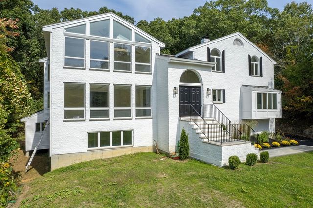 $1,499,000 | 18 Pheasant Street | Topsfield