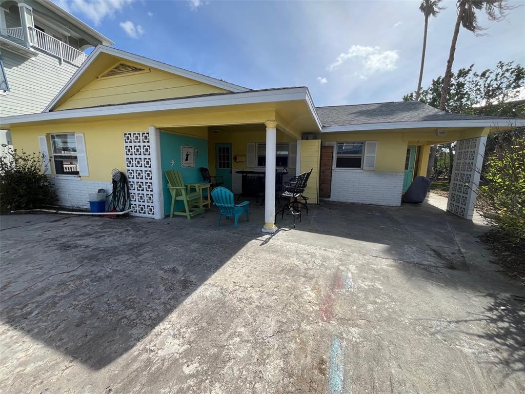 a view of a house with porch