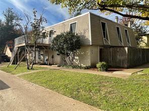 a front view of house with yard