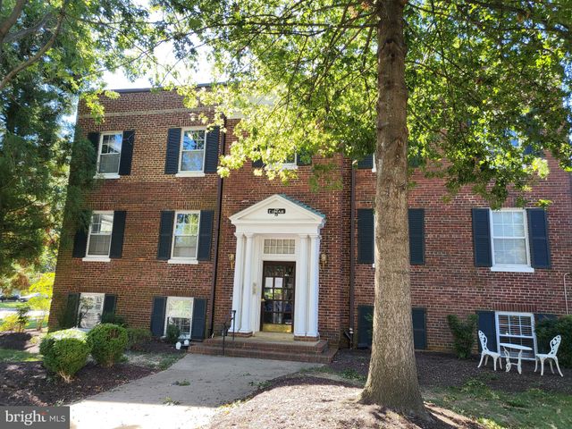 $2,500 | 400 Commonwealth Avenue, Unit 307 | Potomac West