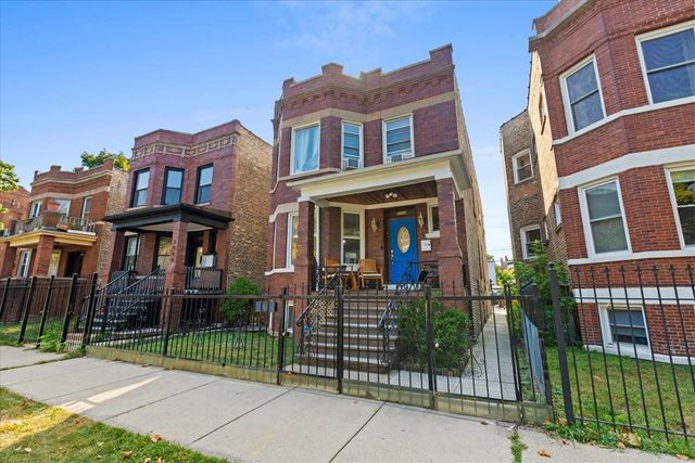 $3,000 | 2508 North Avers Avenue, Unit 1 | Logan Square