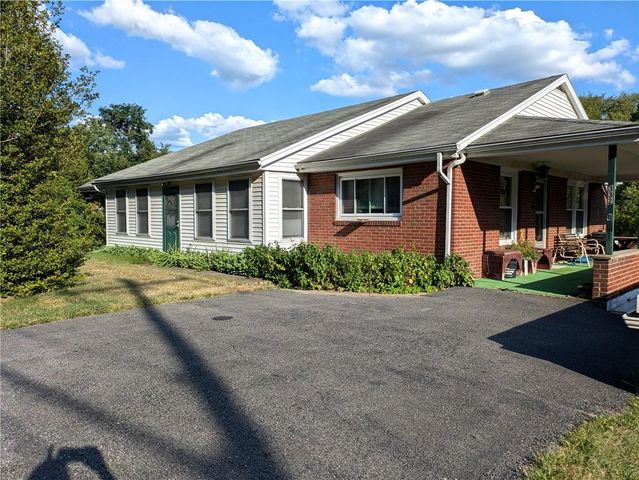 $325,000 | 332 East Shaffer Road | Center Township