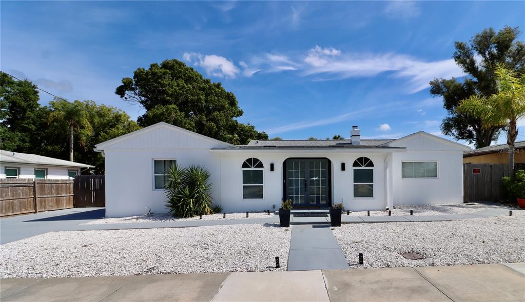 Old Clearwater Bay community with intercostal views