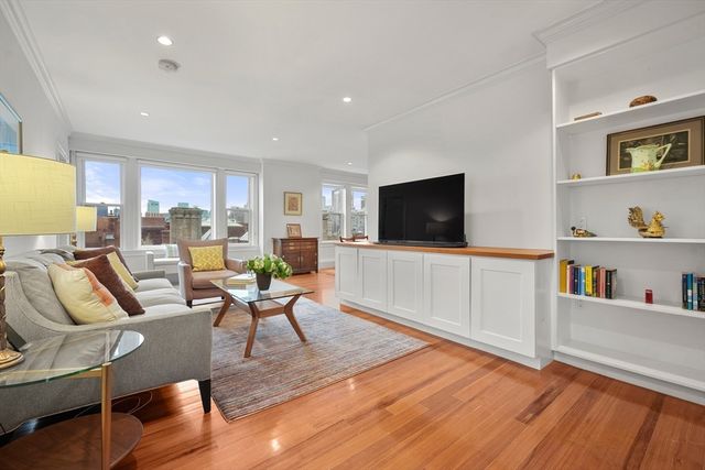 $1,799,000 | 311 Commonwealth Avenue, Unit 81 | Back Bay