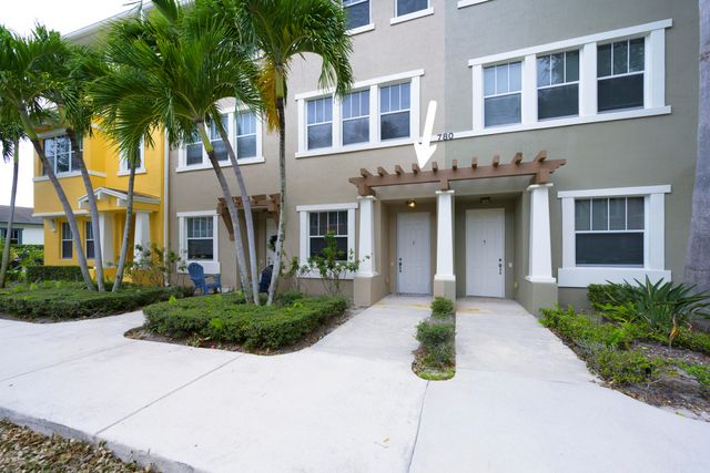 $349,800 | 780 Marina Del Ray Lane, Unit 3 | West Palm Beach