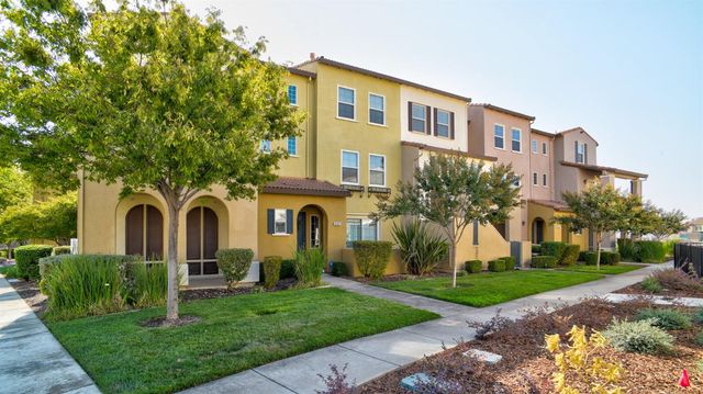 $414,950 | 5301 East Commerce Way, Unit 46104 | Natomas Creek