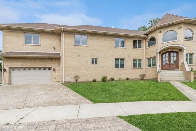 $895,000 | 364 Geri Lane | Des Plaines