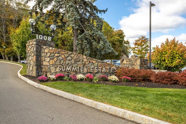 $420,000 | 1008 Paradise Road, Unit 2R | Swampscott