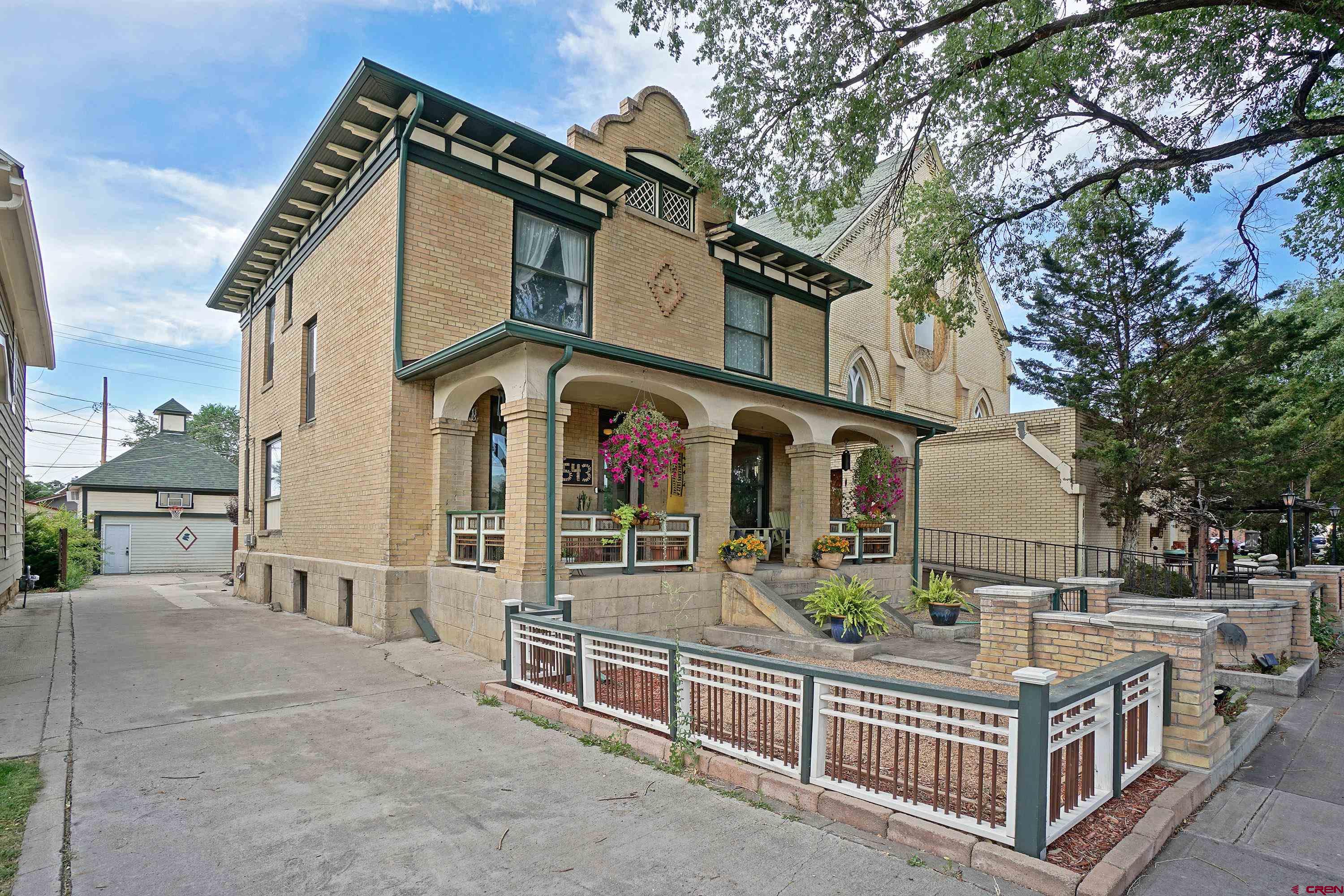 an outdoor view of a house