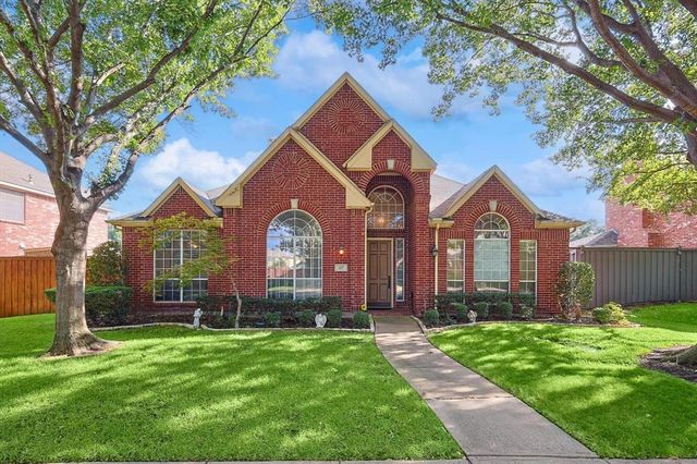 $524,900 | 417 Marlow Drive | Flower Mound