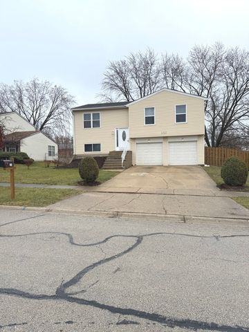 $334,900 | 236 Yellow Pine Drive | Bolingbrook