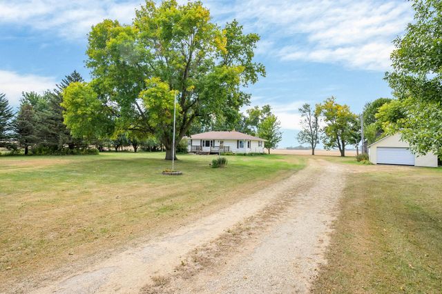 $279,000 | 9427 330th Avenue | Jo Daviess Township - Faribault County