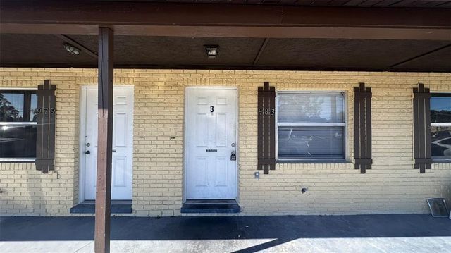 $950 | 979 Berkley Road, Unit 3 | Auburndale Lakeside Park