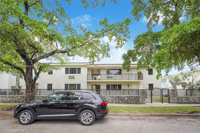 $2,100 | 35 Antilla Avenue, Unit 7 | Central Gables