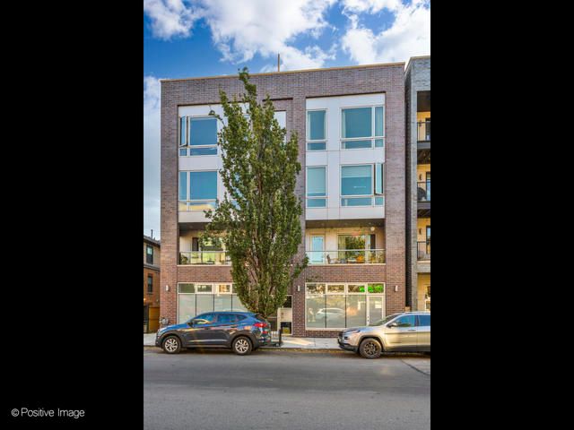 $725,000 | 3051 West Armitage Avenue, Unit 2S | Logan Square