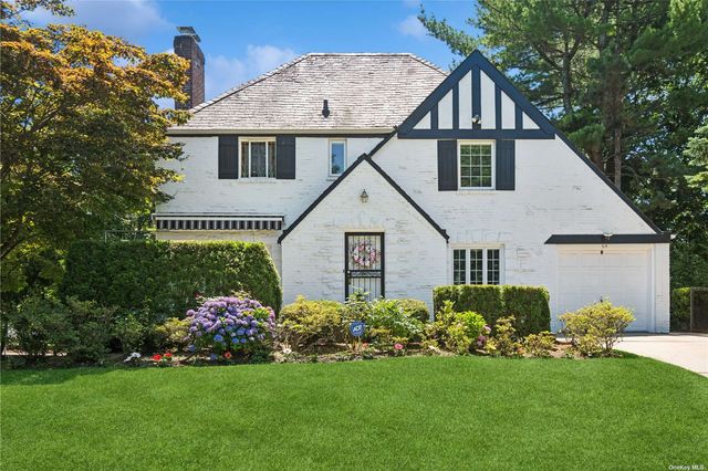 $1,299,000 | 64 Rolling Hill Road | Manhasset