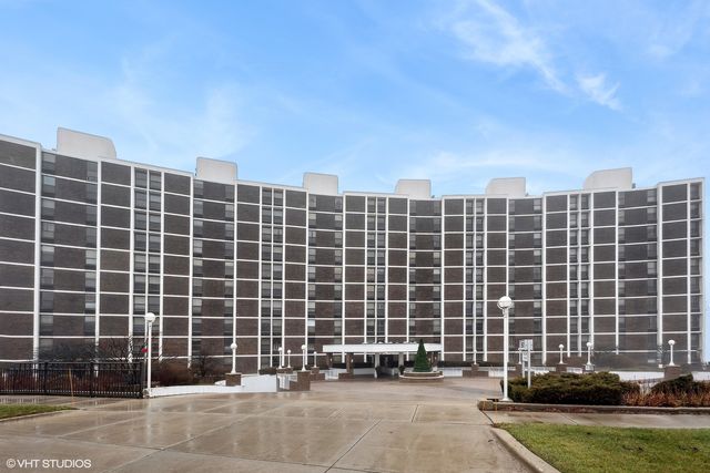 $800,000 | 1500 Sheridan Road, Unit 1K | Wilmette