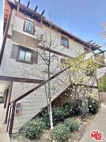 $3,995 | 5250 Chesebro Road, Unit 14 | Agoura Hills Area