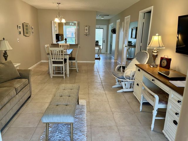 $3,200 | 1360 Northwest 18th Avenue, Unit 1C | Delray Beach