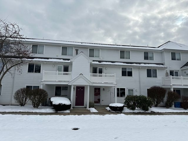 $2,500 | 360 Littleton Road, Unit D15 | Littleton Road