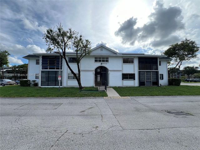 $270,000 | 18935 Northwest 62nd Avenue, Unit 202 | Country Club of Miami