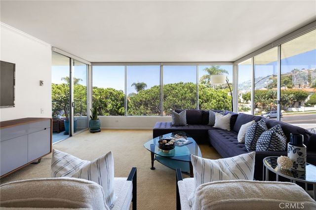 $1,150,000 | 32700 Coastsite Drive, Unit 306F | Palos Verdes Drive South