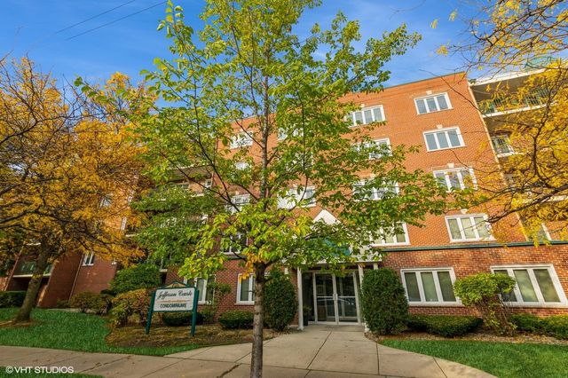 $395,000 | 4848 North Central Avenue, Unit 301 | Jefferson Park