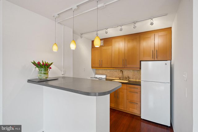 $205,000 | 1919 Chestnut Street, Unit 1513 | Center City West