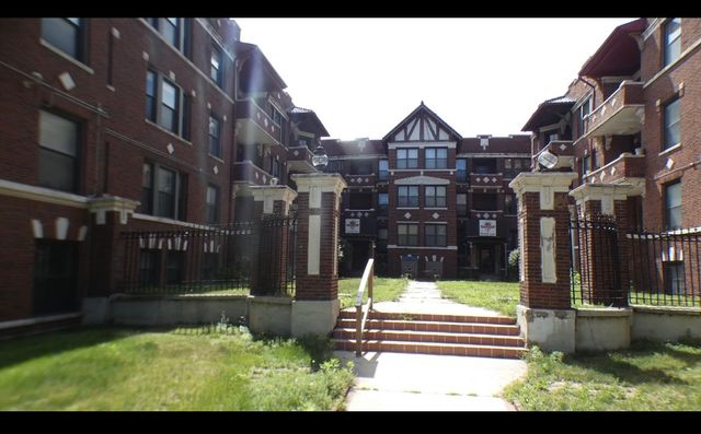 $68,000 | 5736 South King Drive, Unit 2F | Washington Park