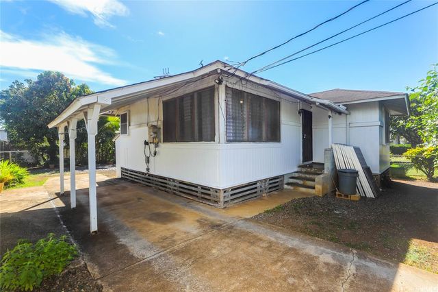 $900,000 | 1539 Ahonui Street | Lower Kalihi