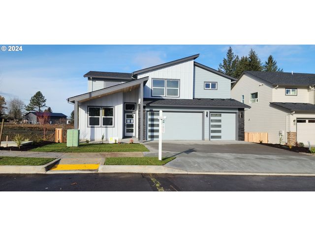 $679,900 | 18865 Crooked River Street | Sandy