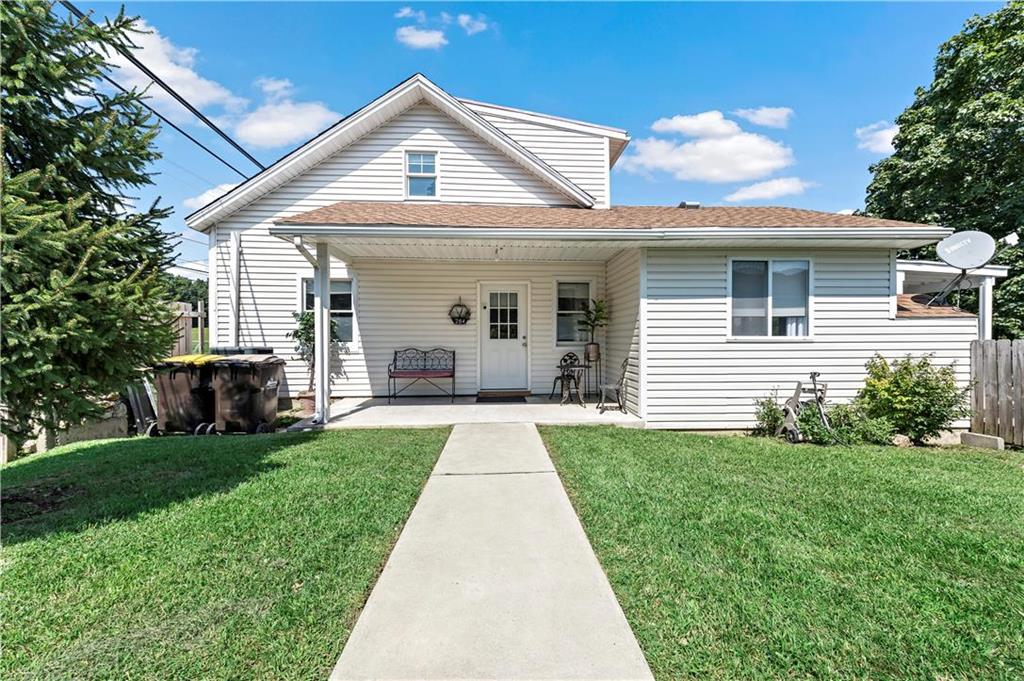 Welcome to your charming corner lot haven complete with a separate mother-in-law suite and delightful outdoor space! Enjoy sunny afternoons on the deck or relax in the fenced patio. Move-in ready and recently renovated—it's the perfect blend of peace and convenience.