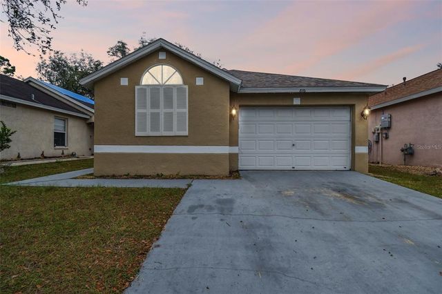 $349,000 | 816 Cape Cod Circle | Valrico