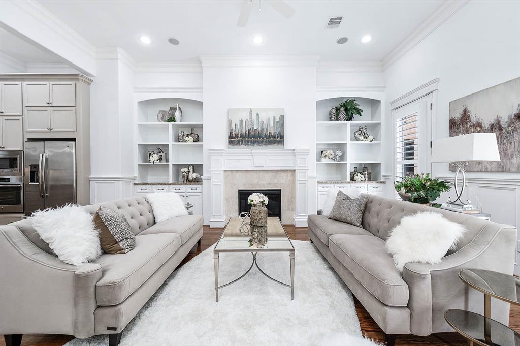 Beautiful custom built Heights home with abundant entertaining space, 12 foot ceilings & custom cabinetry throughout. Your drive to downtown or the Galleria would be minutes!