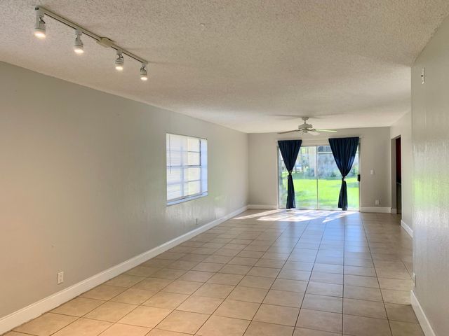 $2,200 | 2925 Southwest 22nd Avenue, Unit 101 | Sabal Pine East Condominiums