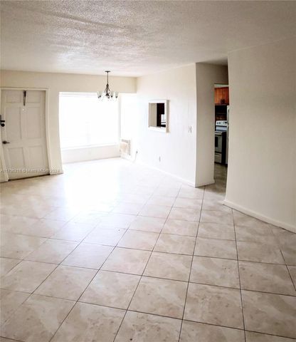 $1,400 | 2980 Northwest 43 Terrace, Unit 209 | Lauderdale Lakes West Gate